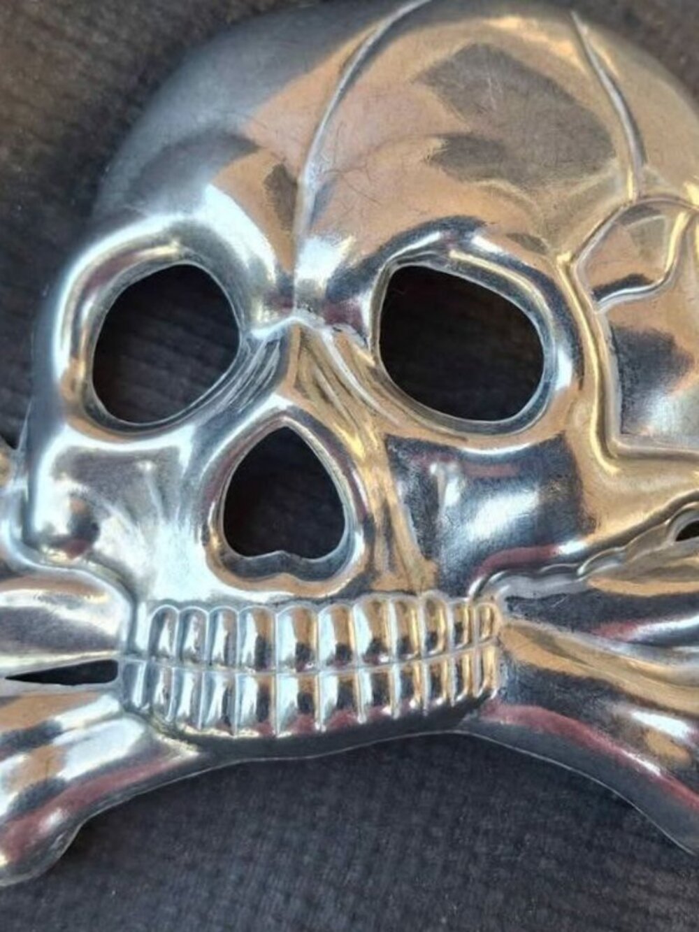 Totenkopf pre wwii badge waffen antique vintage relic hussar busby liebstandarte